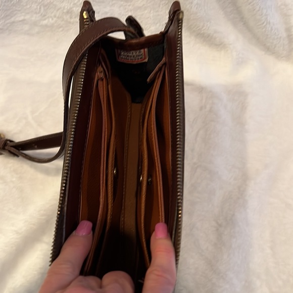 Gorgeous black brown Dooney & Bourke leather crossbody bag 9x6x2.5 - Picture 9 of 10
